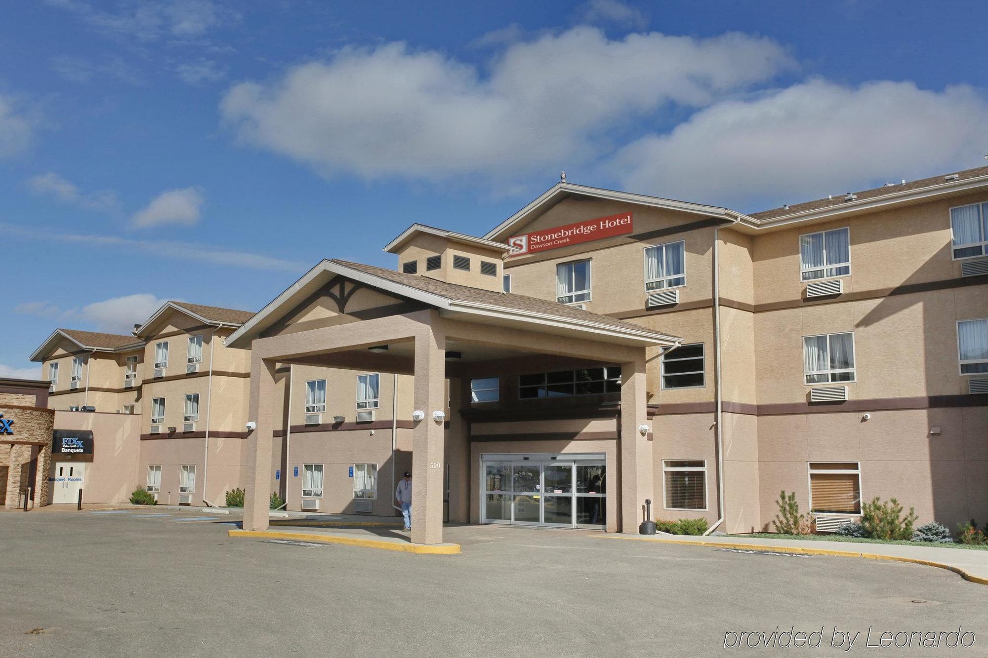 Stonebridge Hotel Dawson Creek Exterior foto